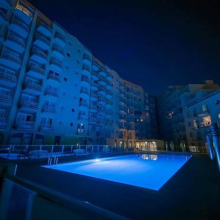Cozy Studio With Pool Close To The Sea Oostende Bagian luar foto