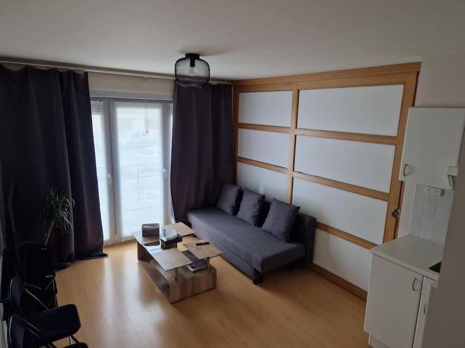 Cozy Studio With Pool Close To The Sea Oostende Bagian luar foto